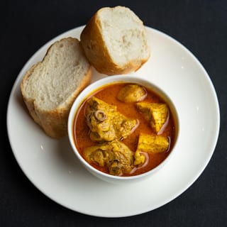 Cà Ri Gà & Bánh Mì