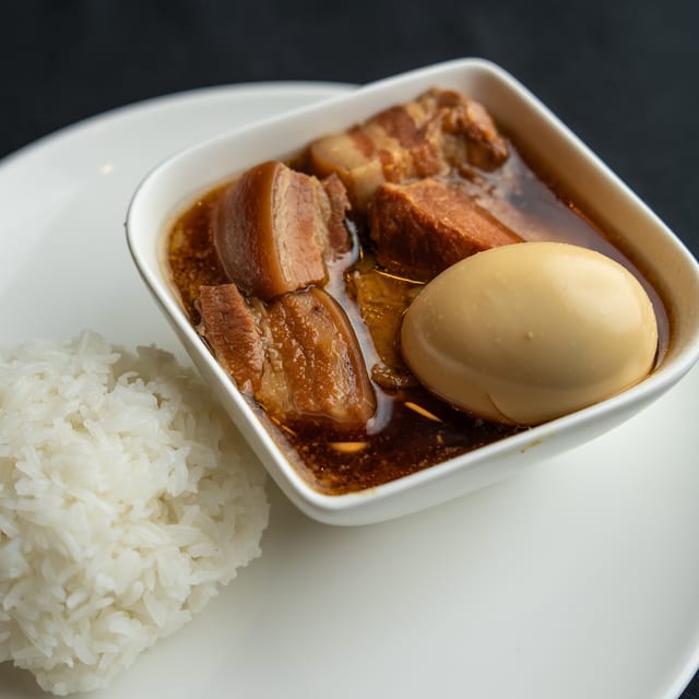 Thịt Kho Trứng.
