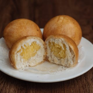 Fried Egg Milk Bun (4) *weekend only*